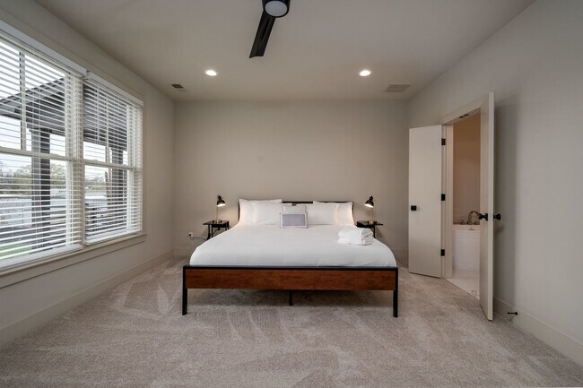 Photo - 750 Meda St Unit SI ID1608469P