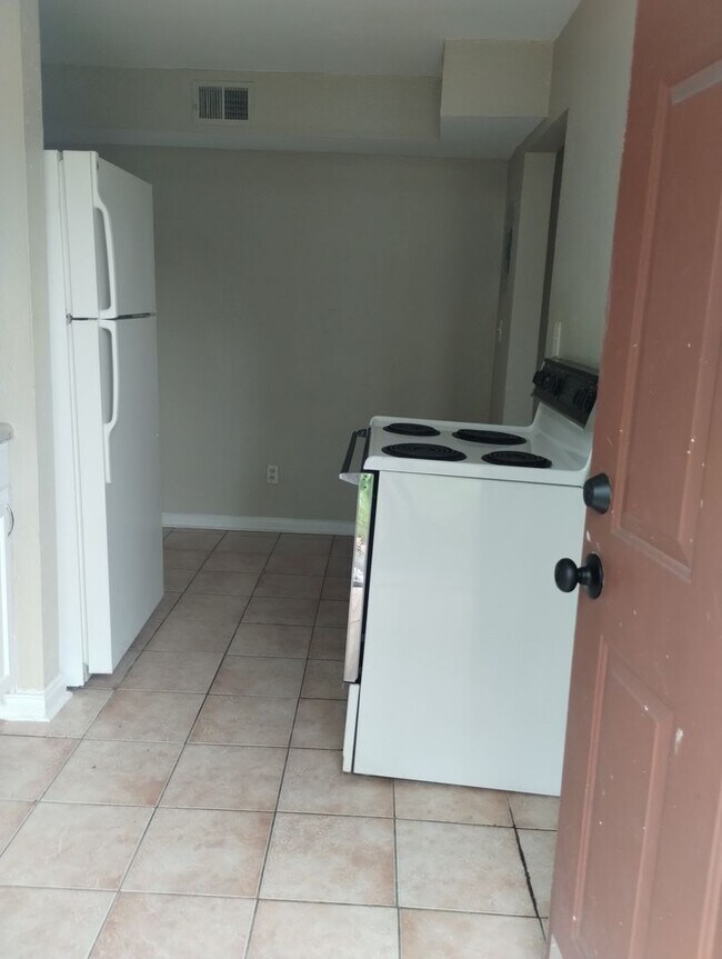 Photo - Nolan Street Duplex Unidad 3057 Nolan Street