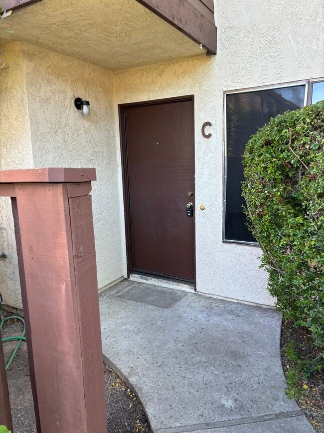 Photo - 1216 E Walnut Ave House