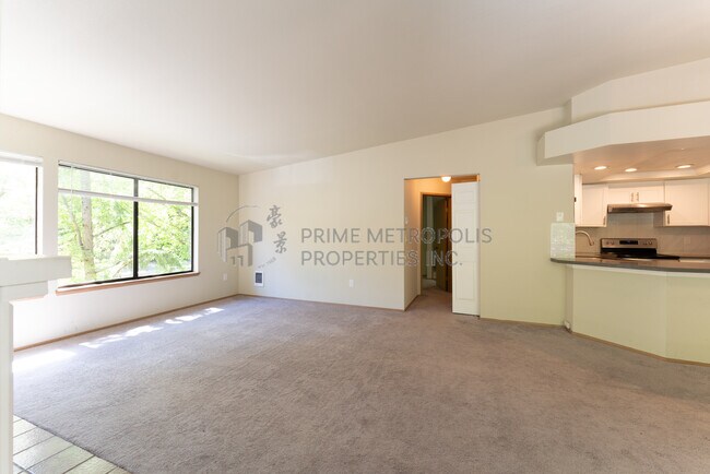 1270 Bellevue Way NE Unit 8