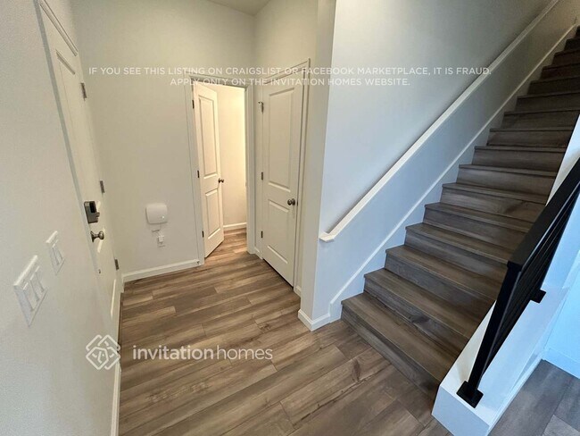 Photo - 322 N Broadway Dr