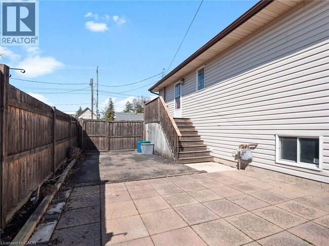 Photo - 379 Southworth St S