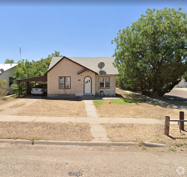Building Photo - 3 Bed, 1 Bath - Near the University Rental