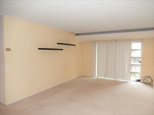 Photo - Charming 1 Bedroom 1 Bathroom Condo In Much Sought After EOS-21