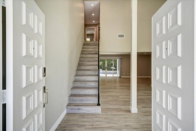 Photo - 5346 Tyrone Ave