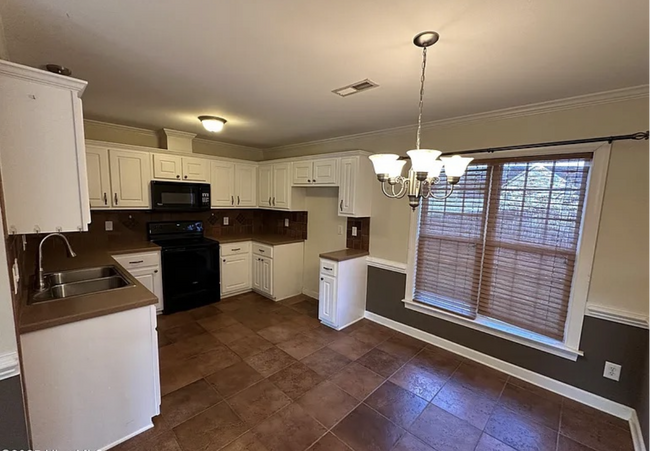 Photo - 1229 Ashmoor Ln