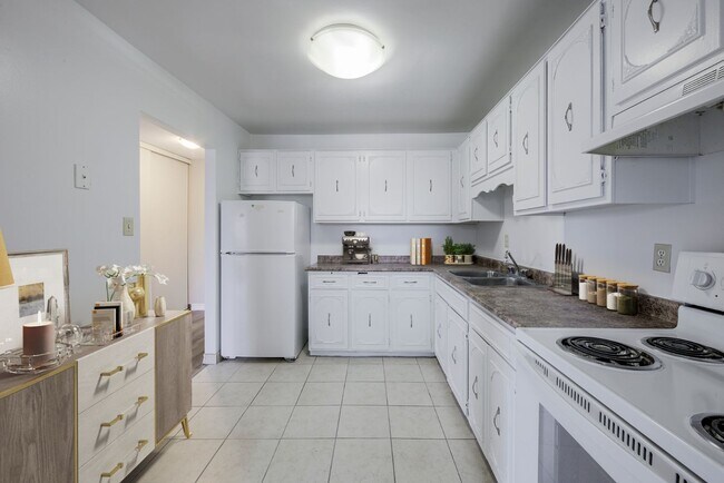 Photo - 520 Parkside Dr