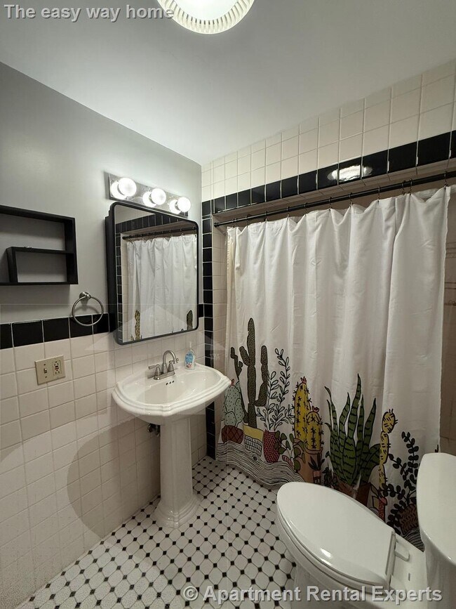 Photo - 25 Putnam St