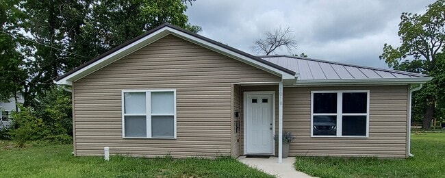 Photo - 1010 S Singleton House