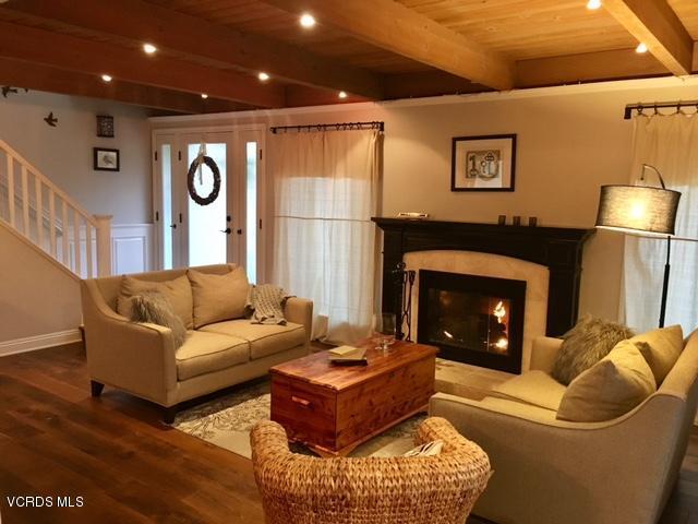 Building Photo - 2995 Dogwood Cir