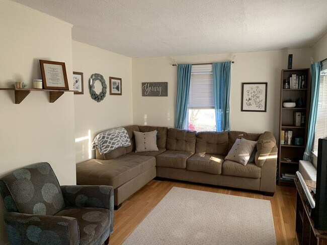 SINGLE FAMILY HOME IN BEAUTIFUL QUIET QUAI... - SINGLE FAMILY HOME IN BEAUTIFUL QUIET QUAI...