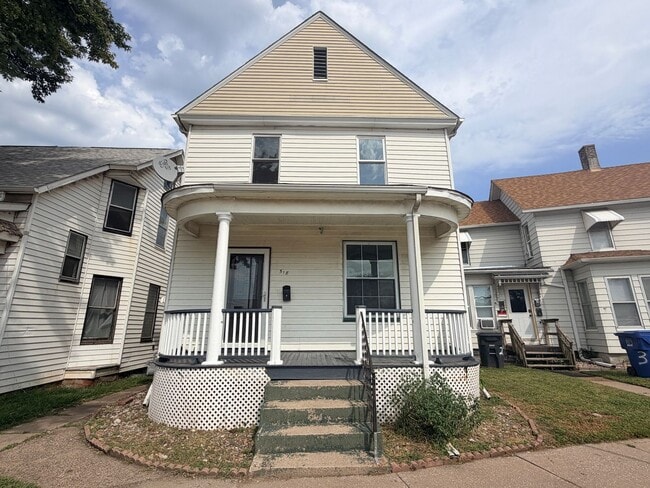 Building Photo - 518 23rd St
