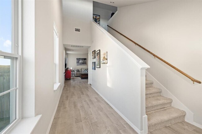 Photo - 408 Black Opal Dr