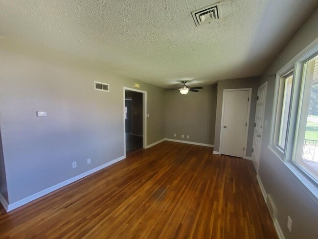 Photo - Single family home Recently renovated, mov...