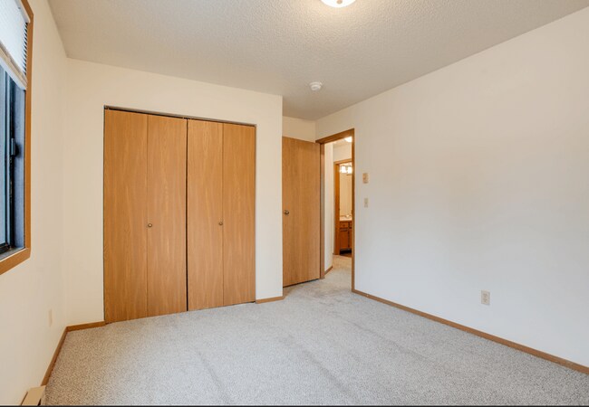 Pine Pointe Apartments