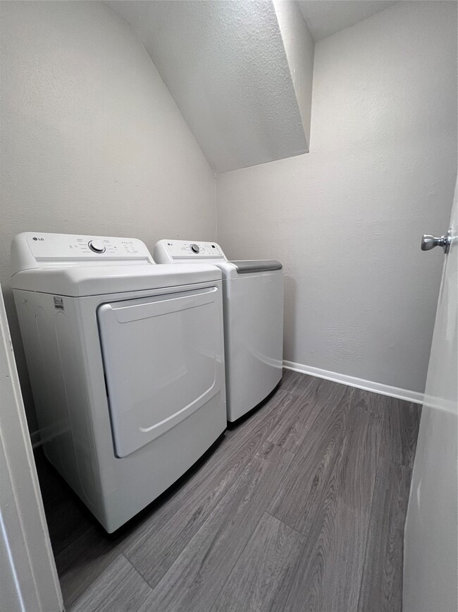 Photo - 5917 Fairdale Ln Unit 5