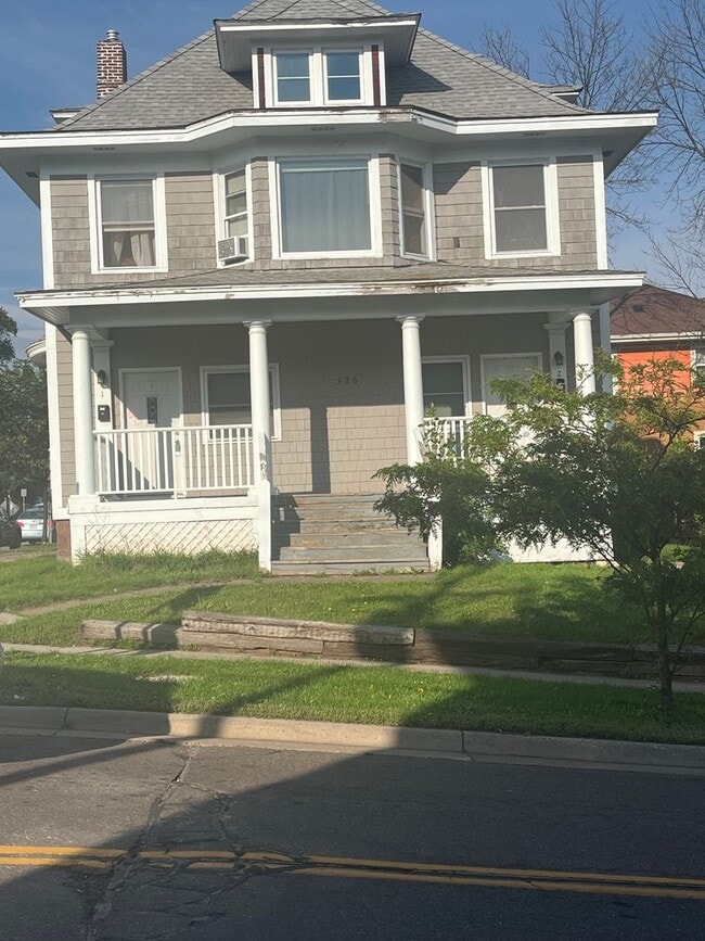 Building Photo - 326 N 10th Ave E Unit 326 N 10th Ave E #1 Rental