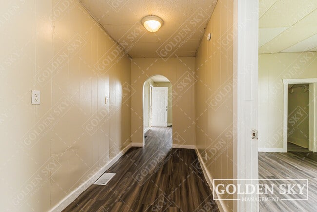 Photo - 1203 W 1st St
