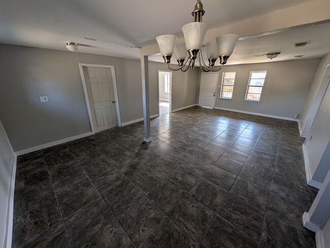 Photo - 1011 Reynosa St