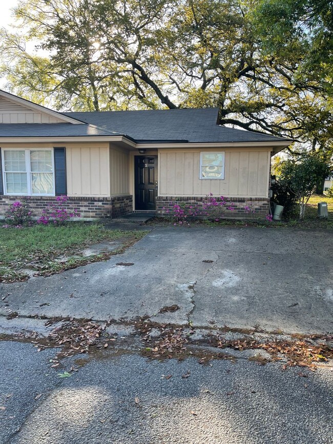 Beautiful Duplex Close to Mid-Town Savannah - Beautiful Duplex Close to Mid-Town Savannah House