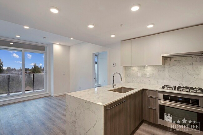 Photo - Bright & Modern 2-Bed, 2-Bath Condo in Sur... Unit 803