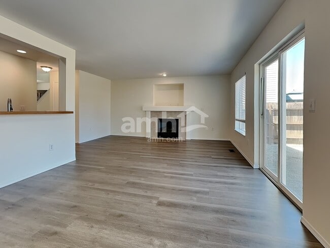Photo - 2605 187th St E