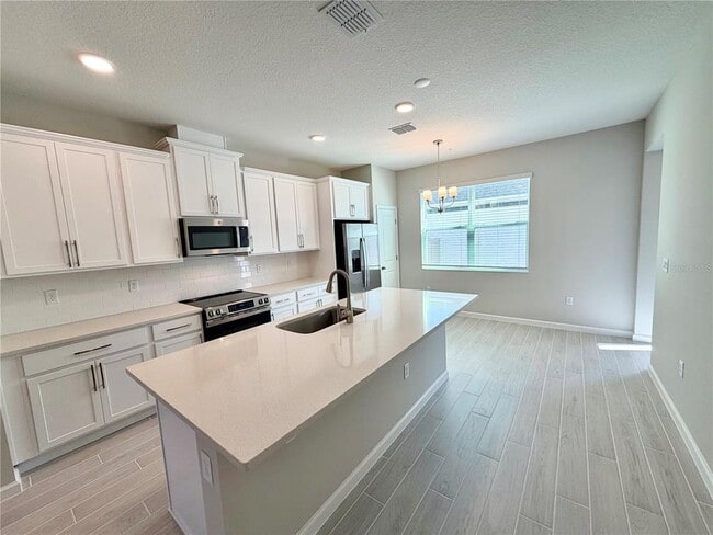 Photo - 579 Pothos St