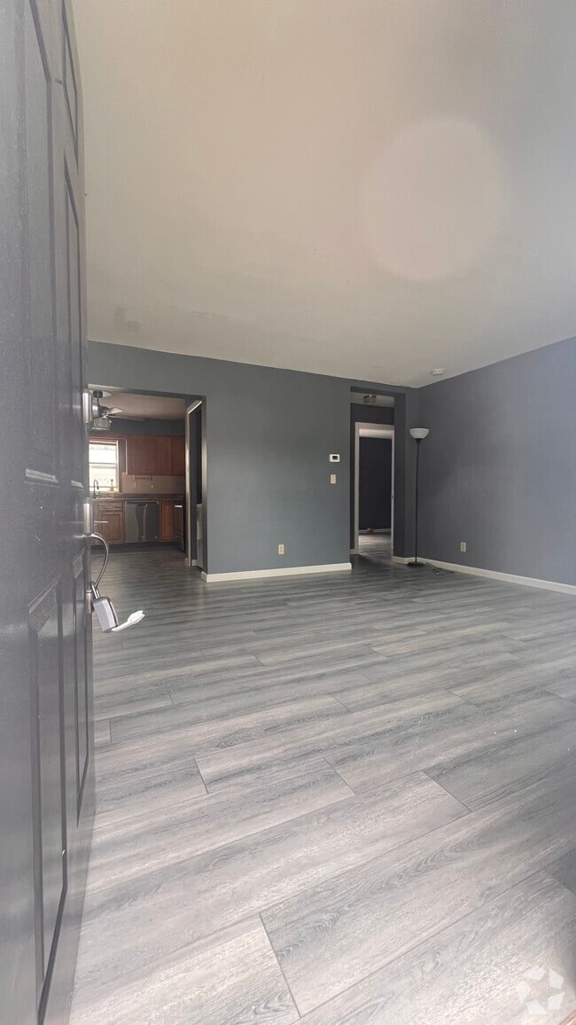 Building Photo - 215 Bower St Unit FL 1 Rental