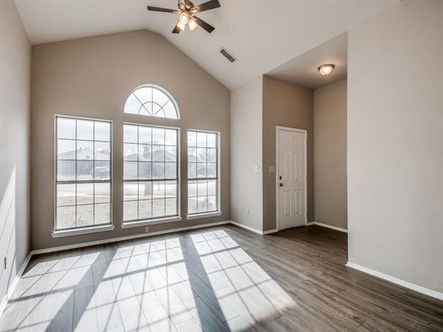 Photo - 610 Lone Star Park Ln