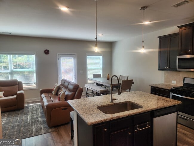 Photo - 47 Station Overlook Dr