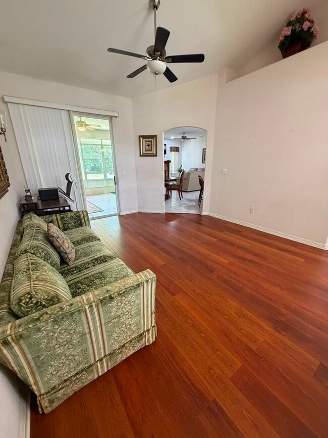23 Ballenger Ln