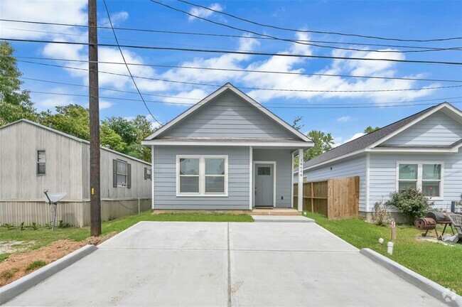 Building Photo - 16646 Meadowcroft St Rental