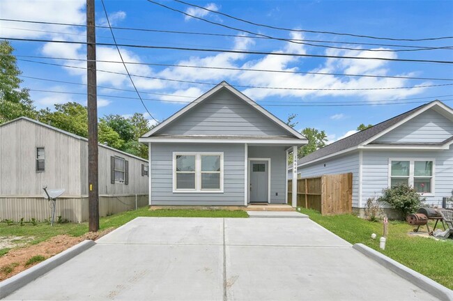 Photo - 16646 Meadowcroft St House
