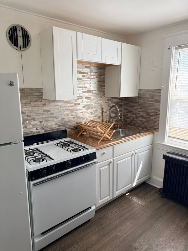 Photo - 5913 Bertram Ave