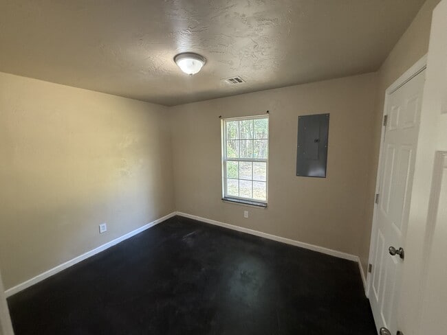 Photo - 408 W 7th St