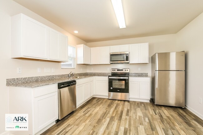 214 Glenoaks Dr