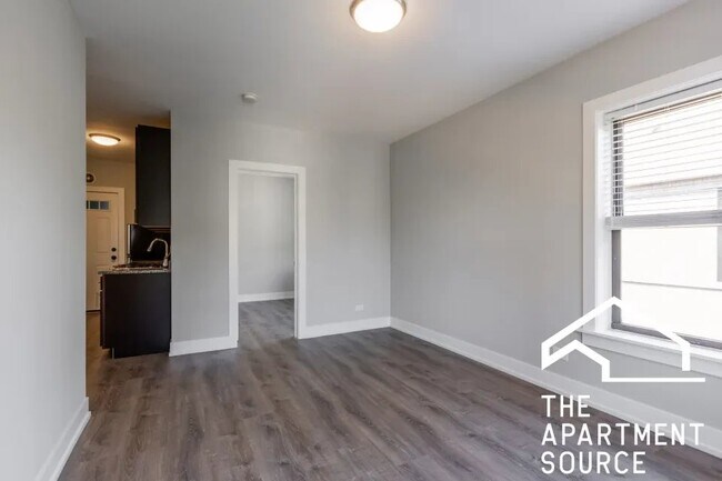 Photo - 709 W Brompton Ave Unit 709 West Brompton Ave
