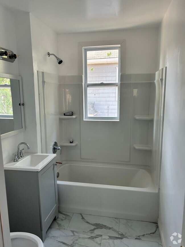 Building Photo - 1177 Reaney Ave Unit 1 Rental