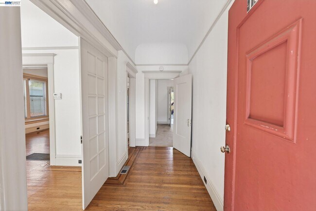 Photo - 1835 Prince St