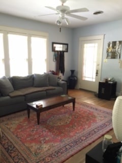 Sala de estar - 3613 Meadowbrook Ave