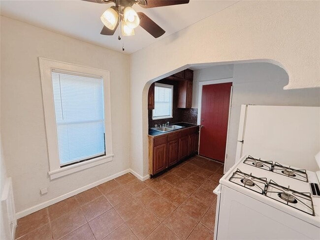 Photo - 1201 Military Ct