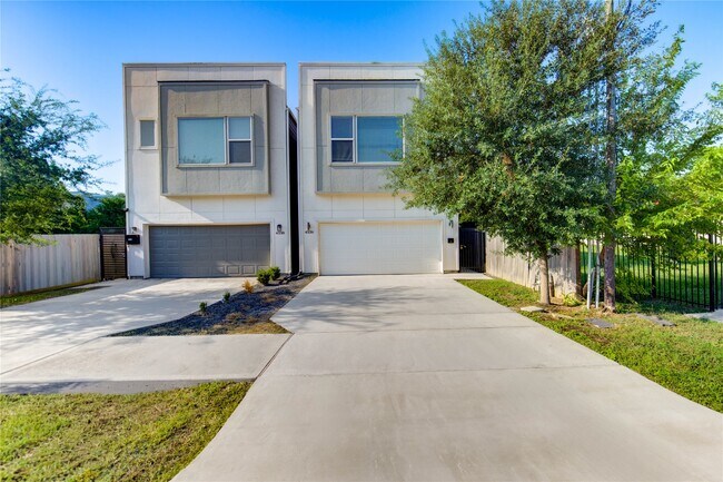 Building Photo - 4536 Sunflower St Rental