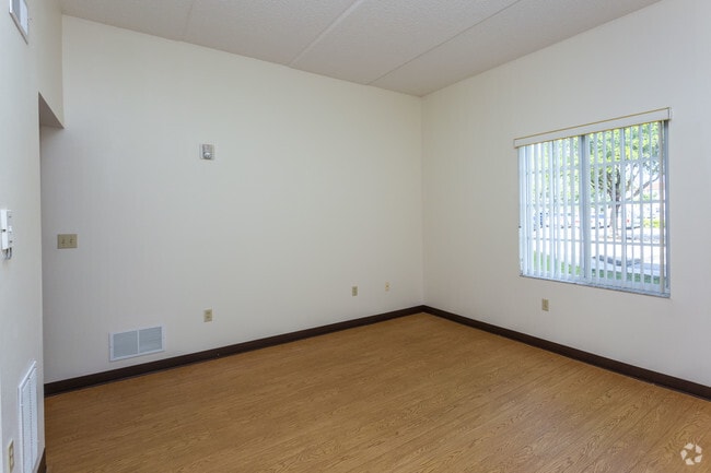 Photo - Holy Cross Manor I