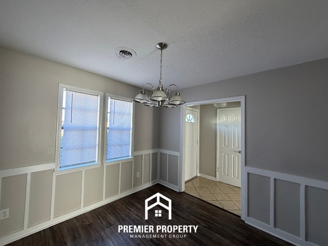 Photo - 7143 Markim Dr