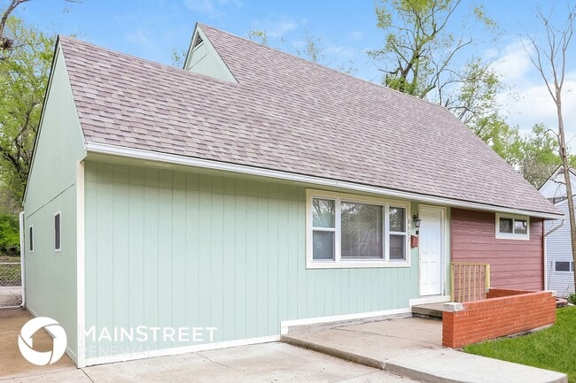 Photo - 8607 Corrington Ave