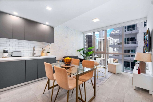 Photo - 227 NE 2nd St Unidad FL20-ID1032216P