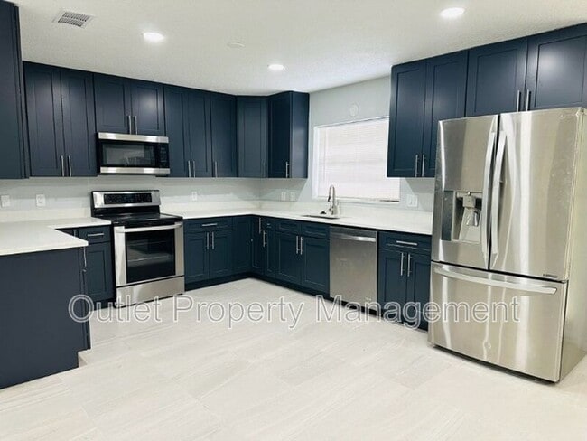 Photo - 2432 NE 28th St