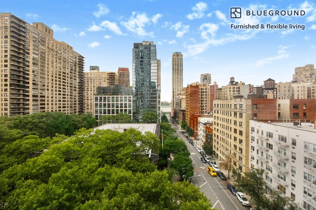 Photo - 210 W 70th St Unidad FL9-ID1582