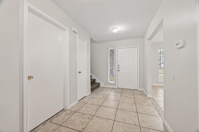 Photo - 5439 Baslow Dr