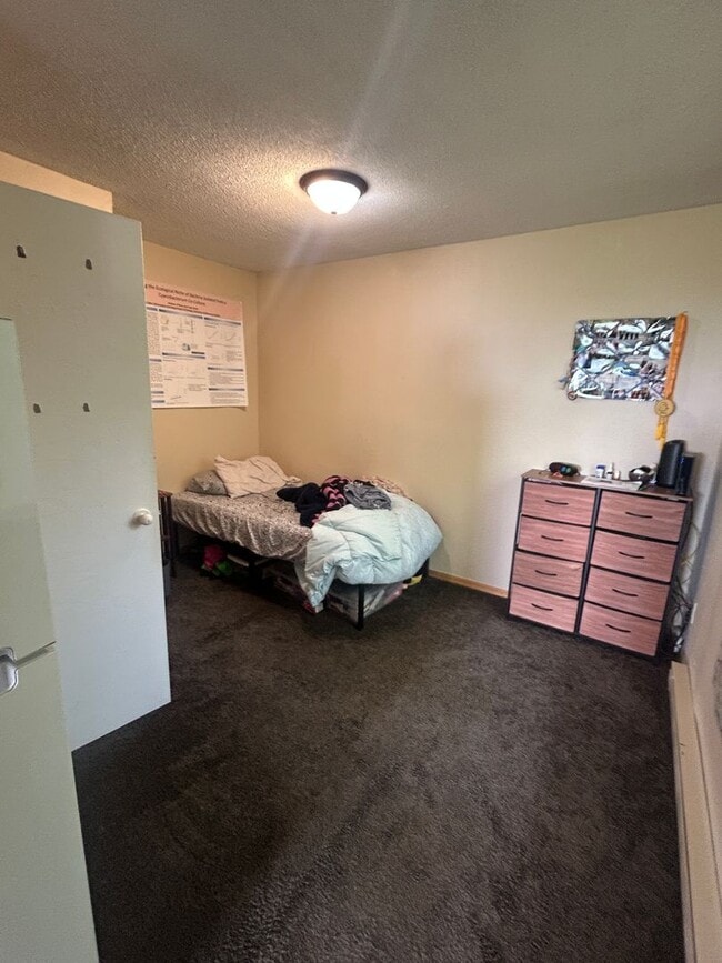 Photo - 827-829 E 3rd St Unidad #4